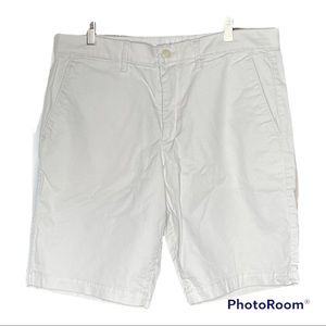 Mens GAP Flat Front Khaki Shorts Size 33